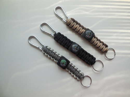 Paracord klíčenka s kompasem — foto 1
