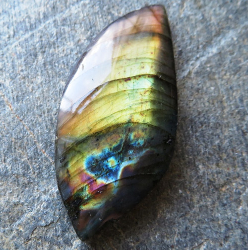 Labradorit - kabošon č.12, XXL — foto 1