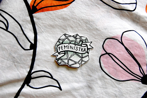 Feministka brož — foto 1