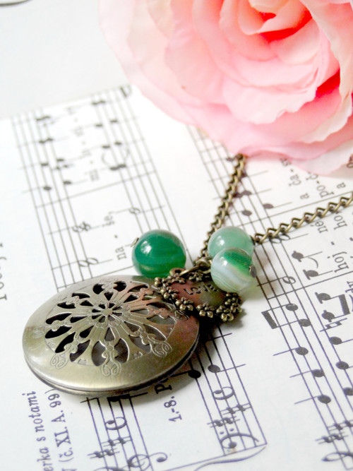 Bronze Locket Necklace &Agate / Otevírací medailon