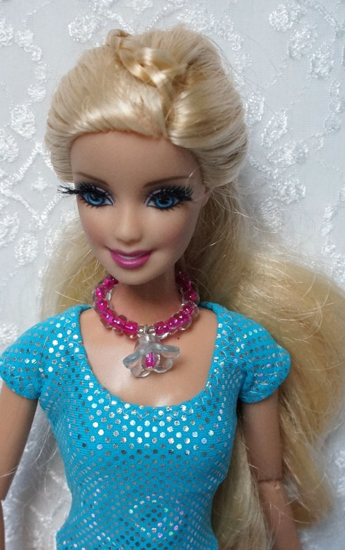 Šperk pro Barbie - s květinou — foto 1