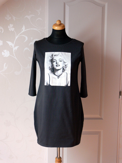 Triko/šaty Marilyn — foto 1
