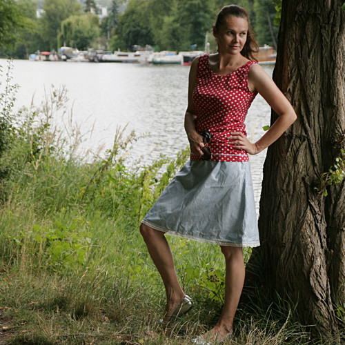 Holka od vody...brokátová sukně — foto 1