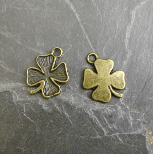 Přívěsek čtyřlístek 13x17 mm - 2ks - starobronzový