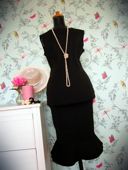 Little black dress — foto 1