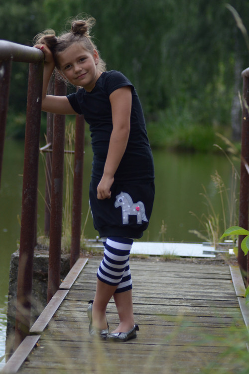 Sukýnka s koníkem — foto 1