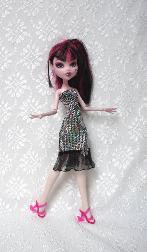 Šaty pro Monster High — foto 1