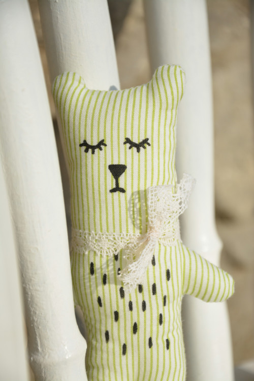 Mini Bubu Bear sleeping green stripes — foto 1