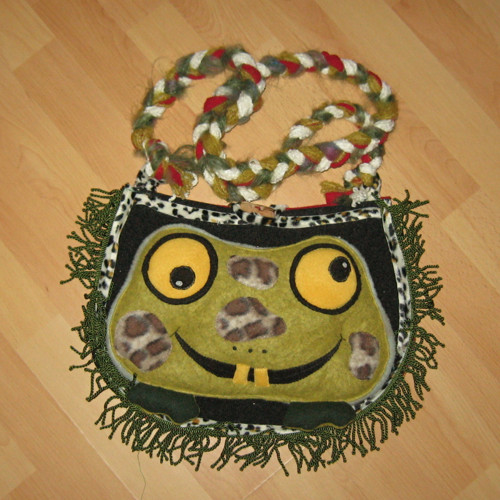 Vysmátý skokan 10996