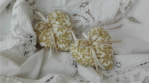 Srdíčka bílozlatá baculatá — foto 1