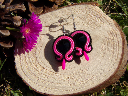 Sutaškové náušnice Neon Pink