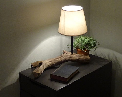 Lampa, stolní, dřevo — foto 1