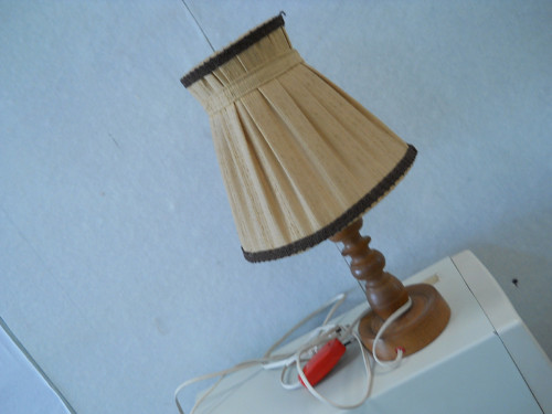Dřevěná lampa — foto 1