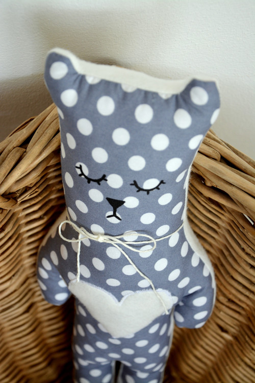 Bubu Bear grey, white dots — foto 1