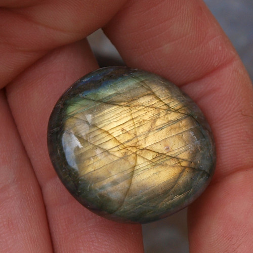 Labradorit, placka 34 x 29mm — foto 1