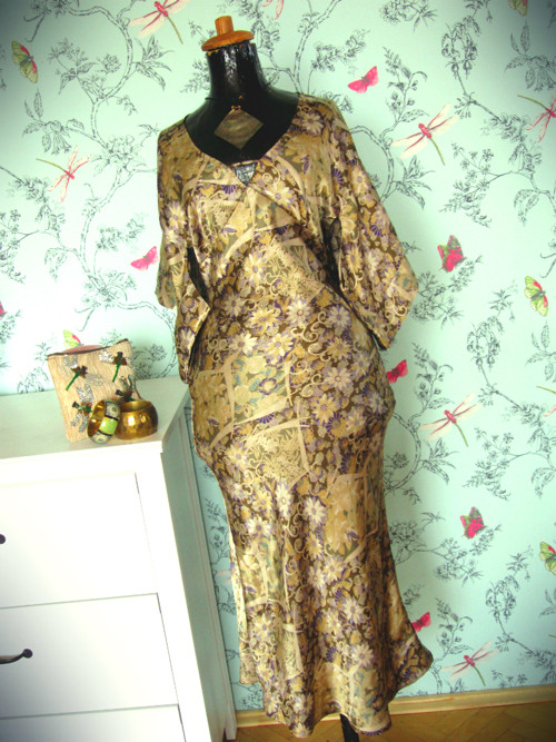 Jedinečné šaty ala kimono — foto 1