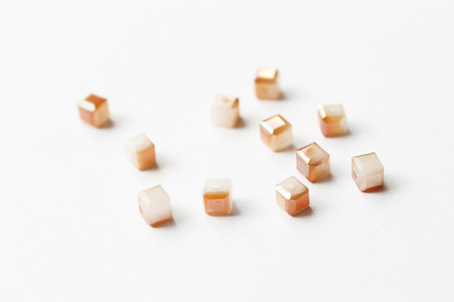 6ks - Skleněná broušená krychle - 4 mm — foto 1