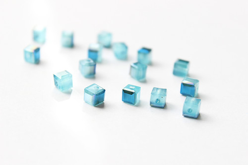 20ks - Skleněná broušená krychle - 4 mm — foto 1