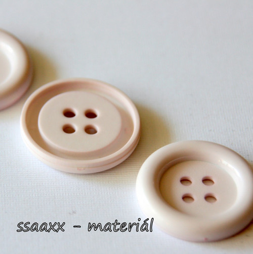 Plastový knoflík ~ 33 mm ~ světlounce růžový