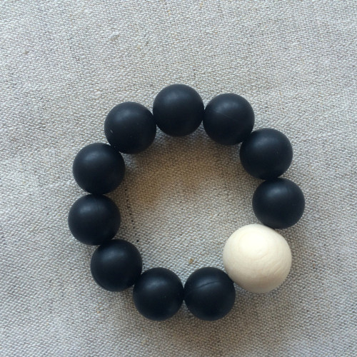 Kousátko - Black / Natural — foto 1