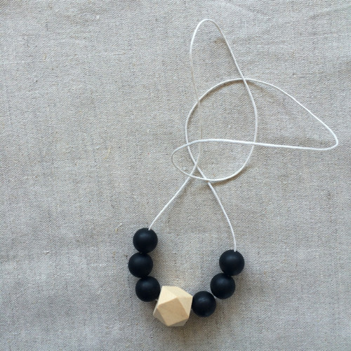 Kousací Korále - Black / Natural / White — foto 1