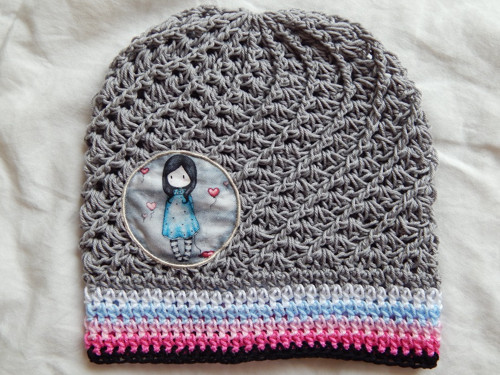 Háčkovaná čepička santoro gorjuss — foto 1
