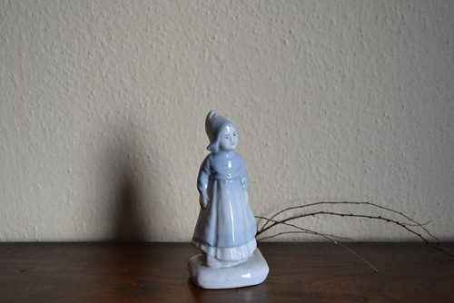 Mlynářka - půvabná porcelánová soška * — foto 1