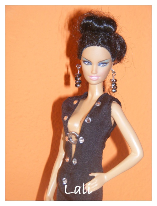 Černé šaty na Model Muse — foto 1