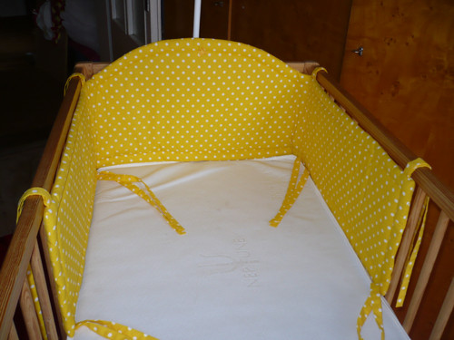 Mantinel do postýlky 180x30 sluníčková žlutá