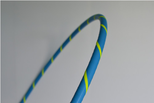 Obruč na hooping modro-žlutá 95 cm — foto 1