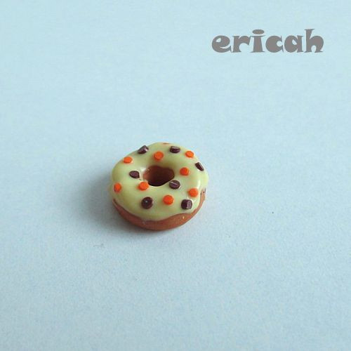 Donut malý vanilkový 2 (1 ks) — foto 1