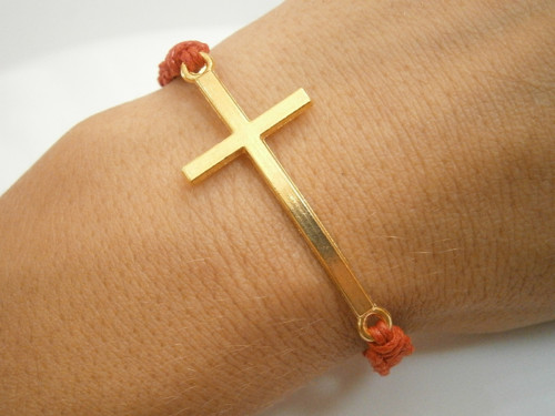 Ochranný náramek s křížem (Kabbalah) - macramé — foto 1