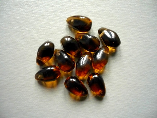 Hnědé kapky 11 x 6 mm - 20 ks