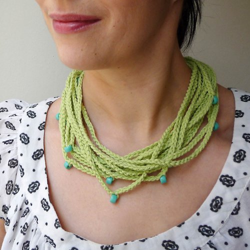 Zelenkavý náhrdelník — foto 1