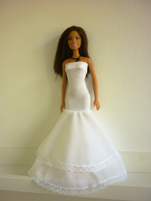 Šaty na panenku Barbie — foto 1