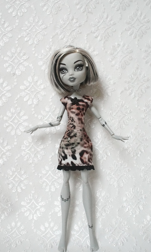 Letní šaty pro Monster High — foto 1