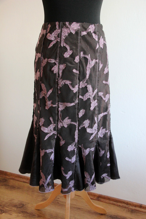 Hnědavá vintage sukénka jako tulipánek