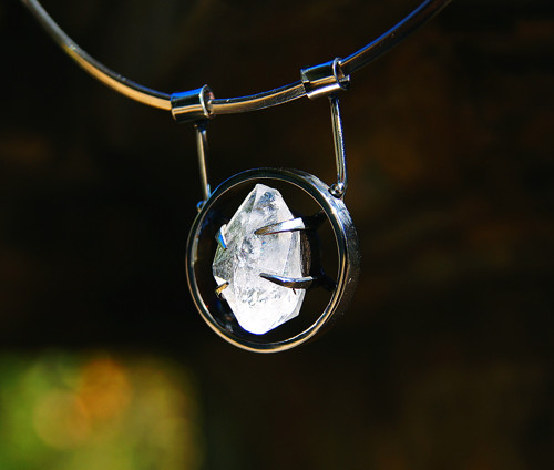Nerezový náhrdelník..... " Crystalline beetle " — foto 1