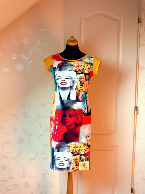 Šaty s Marilyn — foto 1
