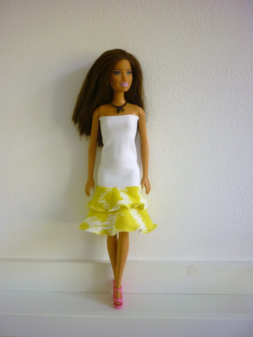 Šaty na panenku Barbie — foto 1