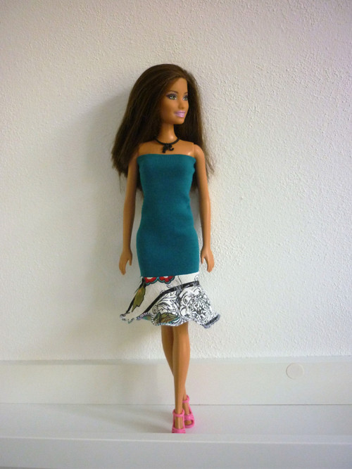 Šaty na panenku Barbie — foto 1