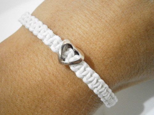 Náramek se srdíčkem (macramé) - Unisex — foto 1