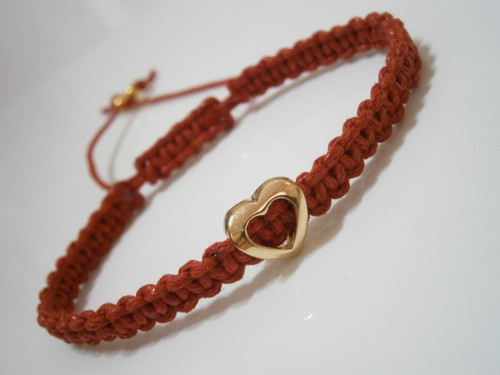 Náramek se srdíčkem (macramé) - Unisex — foto 1