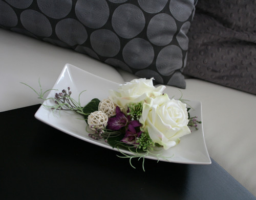 Keramický tác s růžemi a orchidejemi — foto 1