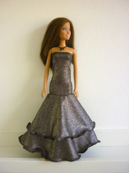 Šaty na panenku Barbie — foto 1