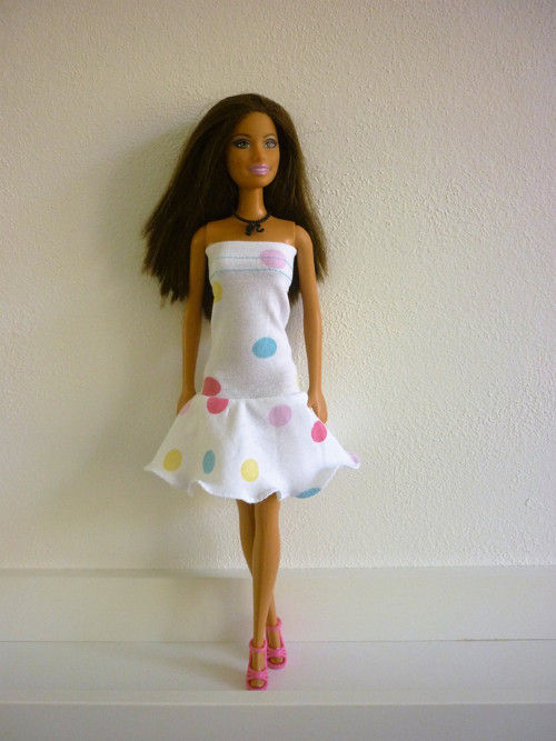 Šaty na panenku Barbie — foto 1