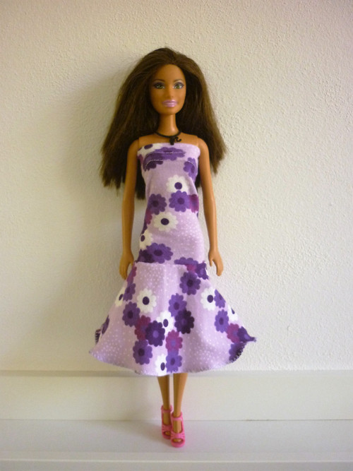 Šaty na panenku Barbie — foto 1