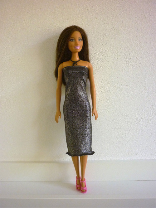 Šaty na panenku Barbie — foto 1