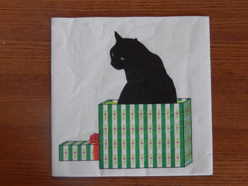 Ubrousek na decoupage - kočka v krabici