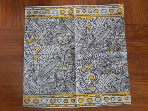Ubrousek na decoupage - žlutočerné ornamenty